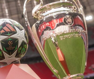 UEFA presentó el balón para la Champions League.