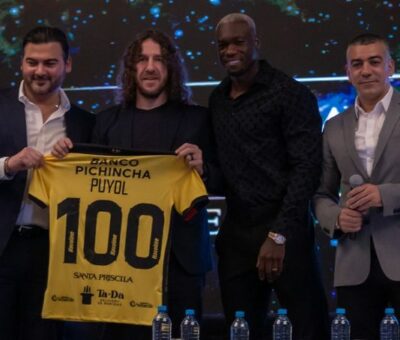 Carles Puyol presentado en la Cena Amarilla