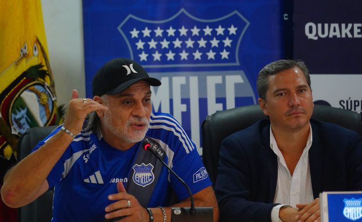 Carlos Alberto Juárez habló sobre su relación en Emelec