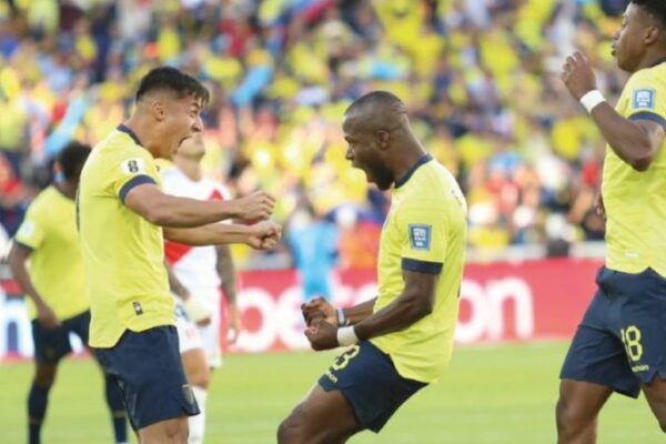 Enner Valencia celebración Ecuador