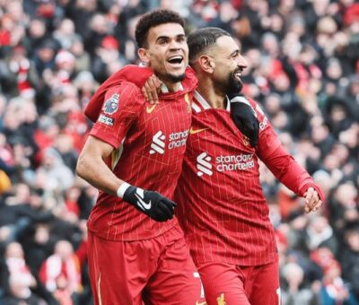 Liverpool mantiene el liderato de la Premier League