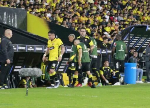 Mario Pineida salió expulsado en el partido entre BSC y El Nacional