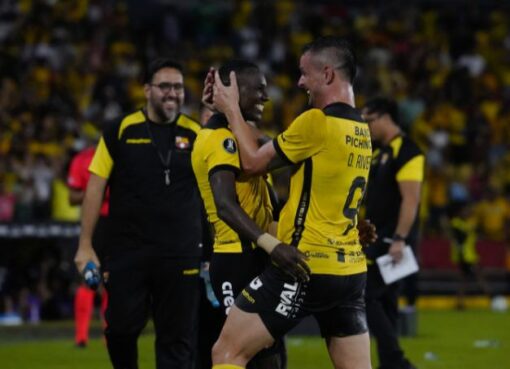 Barcelona goleó a Corinthians en el estadio Monumental.