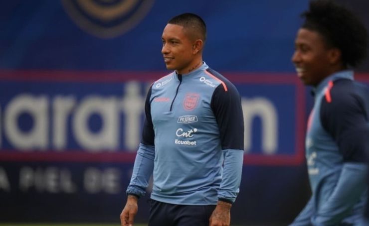 Cristian Ramírez entrenó en la Casa de la Selección.