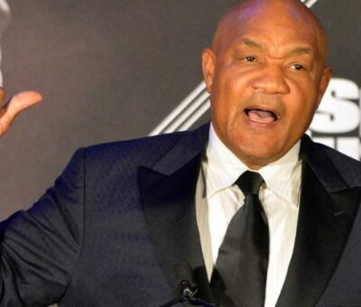 El legendario boxeador George Foreman falleció a sus 76 años, así lo pudo confirmar sus familiares en las redes sociales.